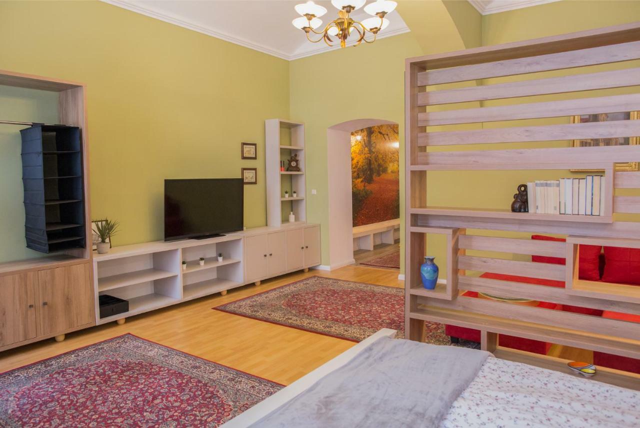 City Light Apartment Timisoara Esterno foto